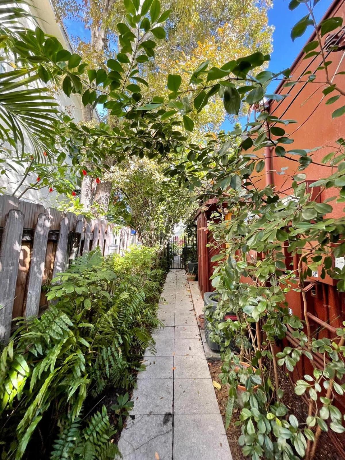 Delight And Cozy Apt Close To Las Olas & The Beach فورت لودرديل المظهر الخارجي الصورة
